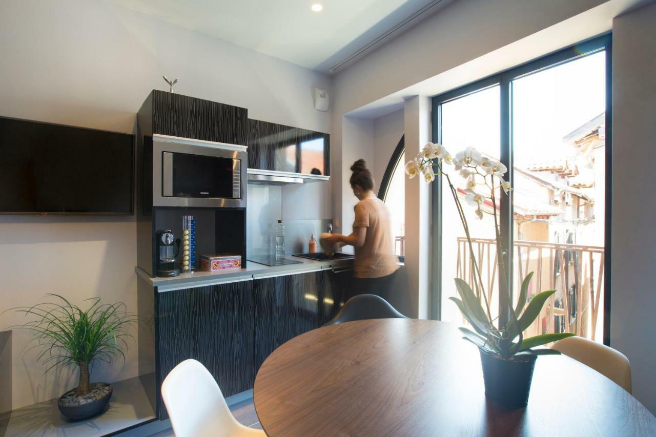 Appart'Hotel Les Fleurines By Urban Style Villefranche-de-Rouergue Exterior foto
